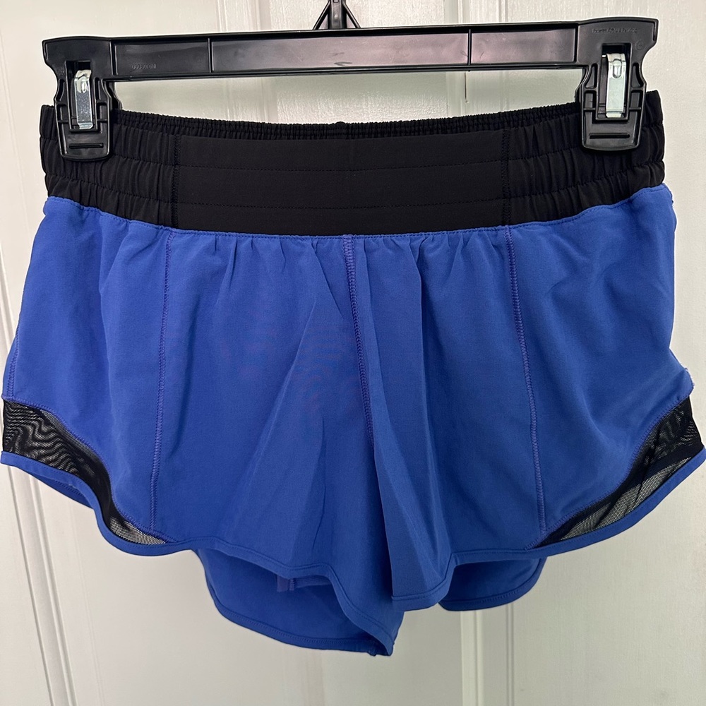 Lululemon Hotty Hot Low-Rise Lined Short 2.5”
